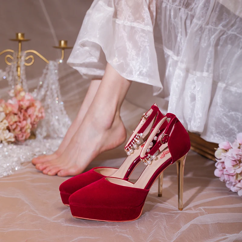 

Водонепроницаемые свадебные туфли на платформе, женские замшевые тканевые туфли на высоком каблуке-шпильке с жемчугом и ремешком на щиколо...