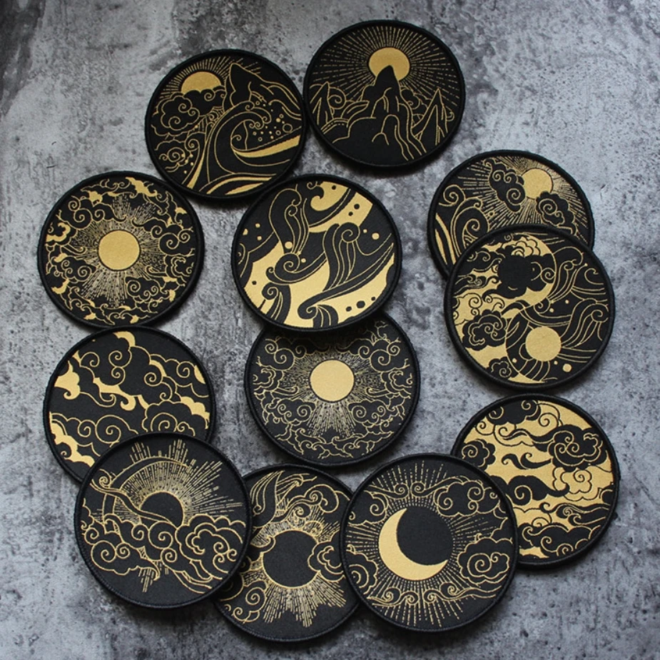 

Chinese Elements Twelve Auspicious Clouds Hook Loop Armband Sun Moon Star Cloud Mountain Wave Morale Badge DIY Tactical Patch