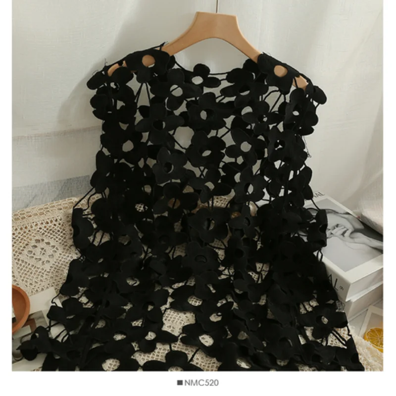 

Chic Floral Hollow Out Sleeveless Blouse Women French Fashion Shirt Boho Top Vintage Casual Loose Femme Blusas Cute Y2k Clothes