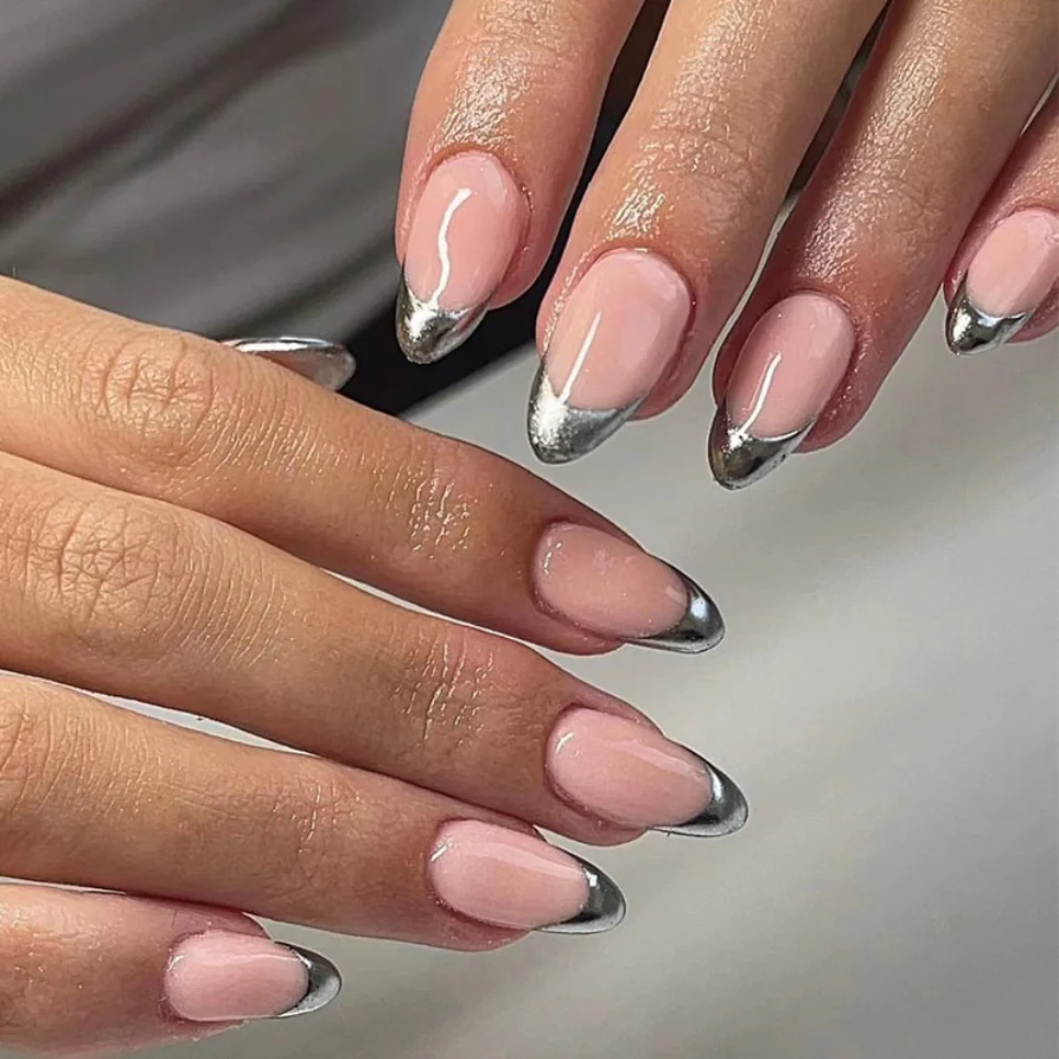 

24Pcs Nude Pink Oval Fake Nails Removable Wearing False Nails Art French Silver Edge Simple Sweet Cool Acrylic Press on Nails