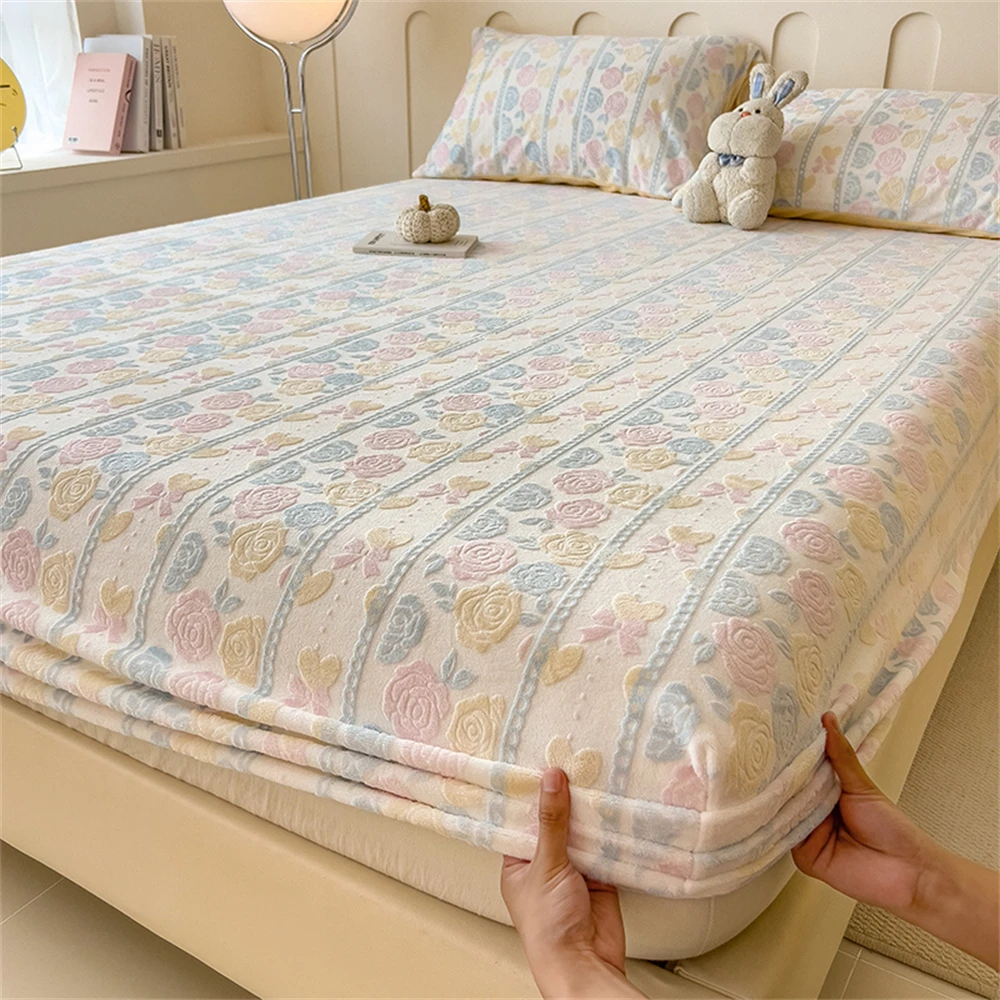 Зимняя плюшевая натяжная простыня утолщенная теплая резная мягкая наматрасник