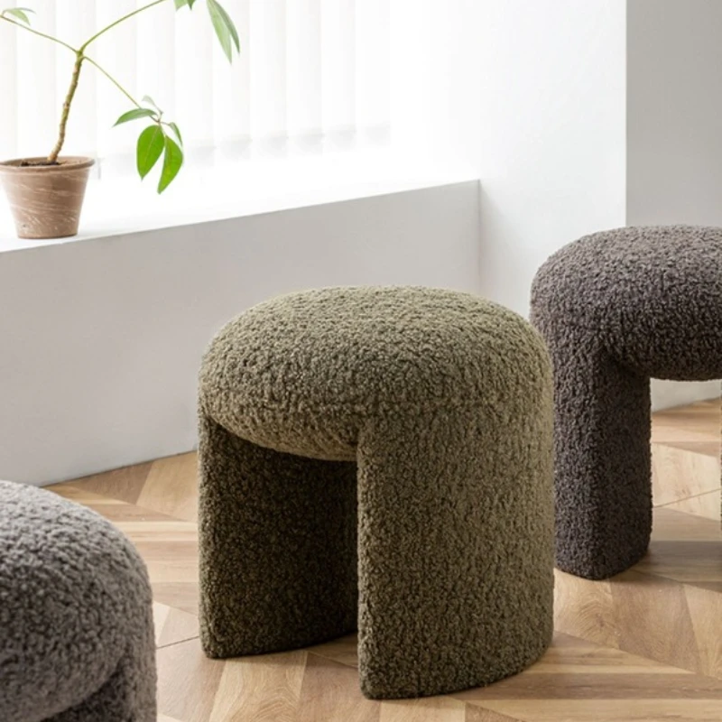 

Small and cute personalized design lamb velvet round stool home decoration accessories for living room makeup stool