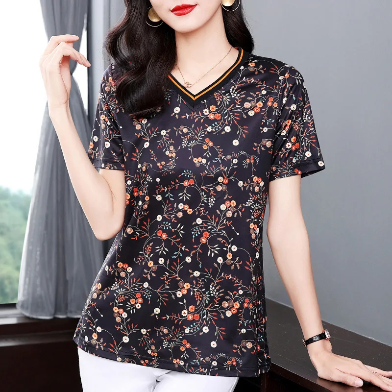 Short-sleeved V-neck retro printed  shirt mother's summer Korean stitching slim top T-shirt women  Tees  Casual