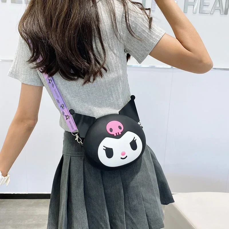Фото MINISO Sanrio сумка Kawaii Kawaii Kuromi силиконовая сумка на плечо водостойкий кошелек для монет мультяшная кукла сумка через плечо для ребенка на день рождения №4