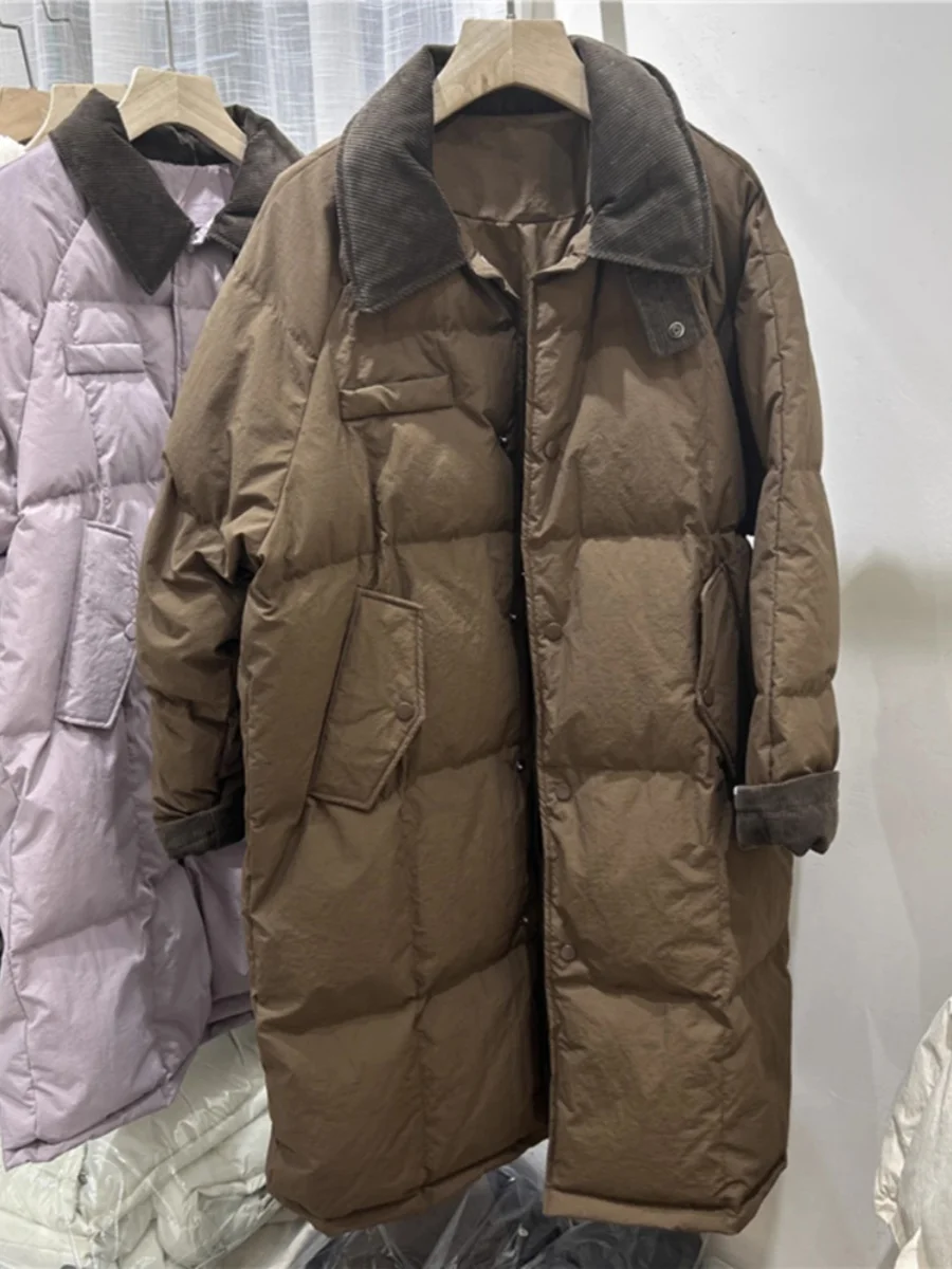 Пуховик женский средней длины с отложным воротником и хлопковой подкладкой