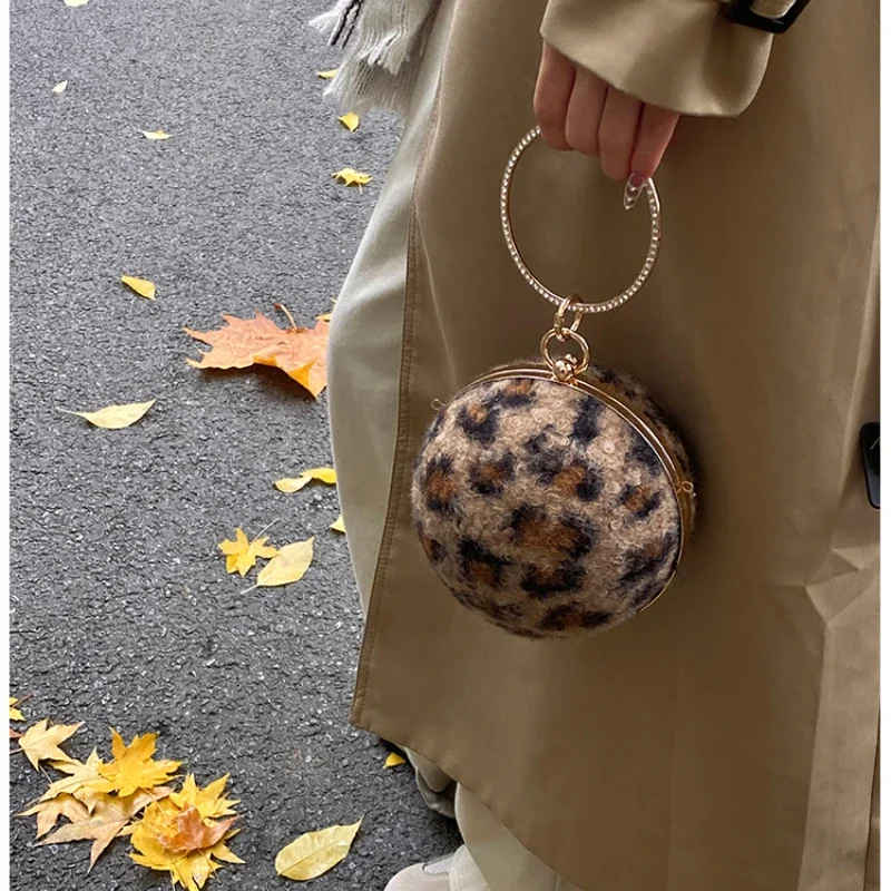 Модные сумки с ручками сверху на цепочке круглой формы 2024 высококачественные для