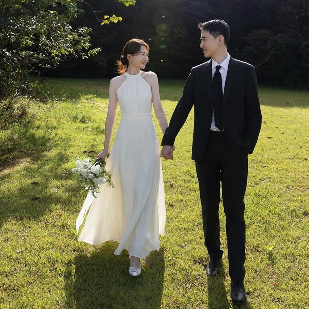 Простое свадебное платье без рукавов с круглым вырезом длиной до щиколотки