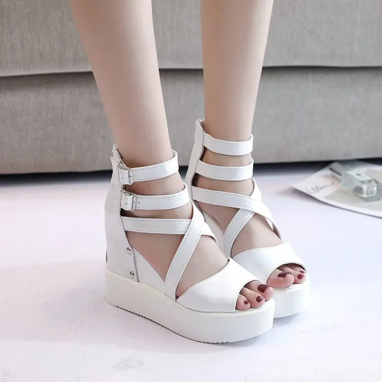 

2022 Summer New Ladies High Heel Sandals Buckle Casual Outdoor Ladies Sandals Solid Color Large Size High Quality Simple 35-42