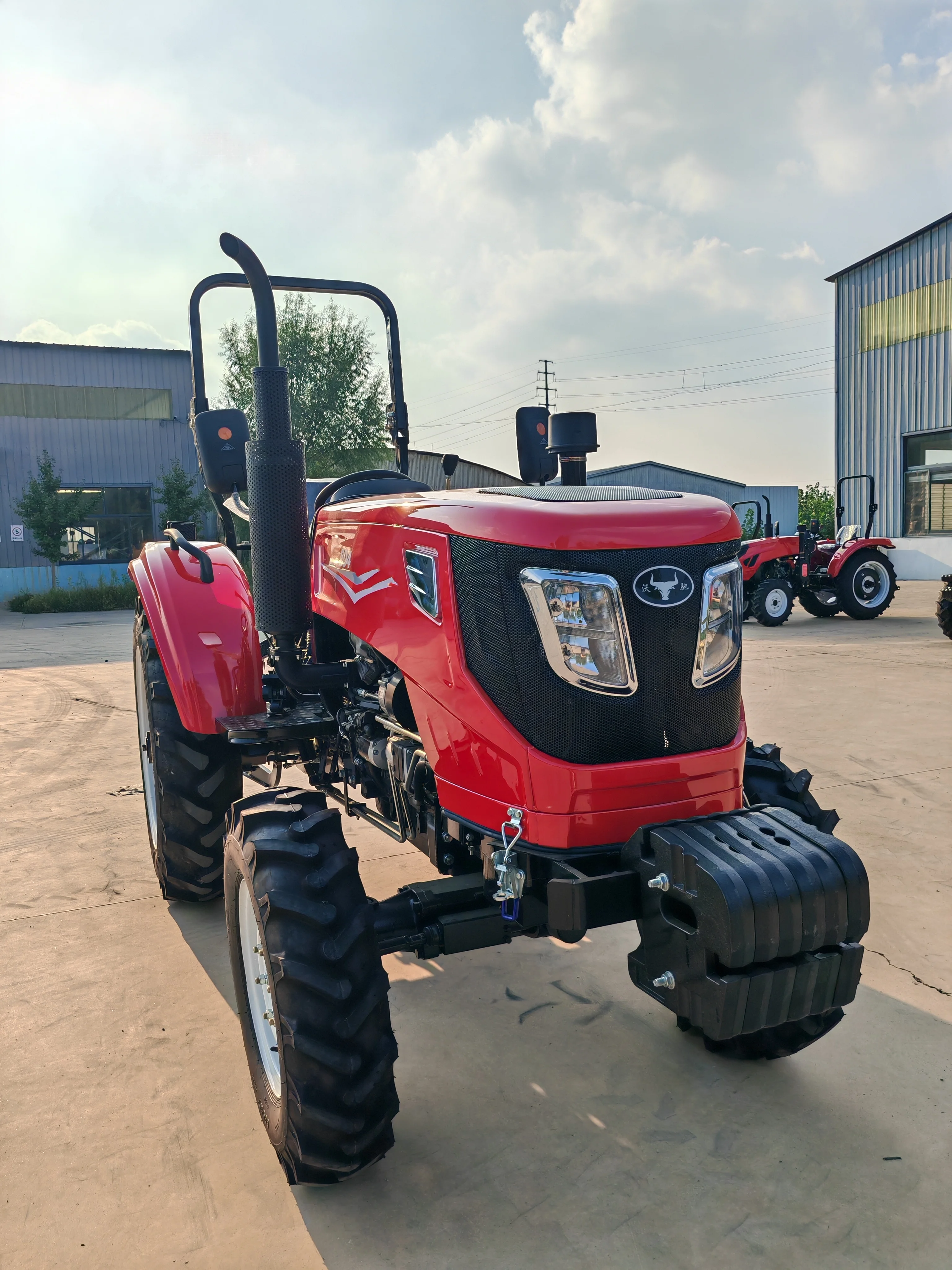 Фото Компактный сельскохозяйственный трактор 4WD с 8+2 передачами, 25/40/50/60 л.с., стандарт выбросов EPA Euro 5, мини-трактор для малых фермерских хозяйств №2