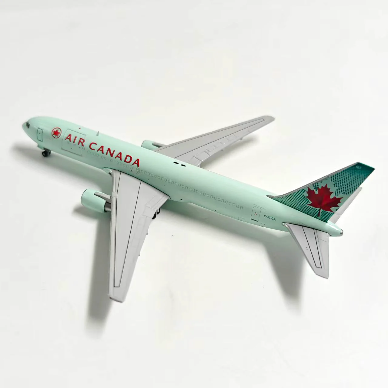 Фото Литая модель самолета JC B767 300 в масштабе 1:400, XX4498 C FPCA, из сплава. №4