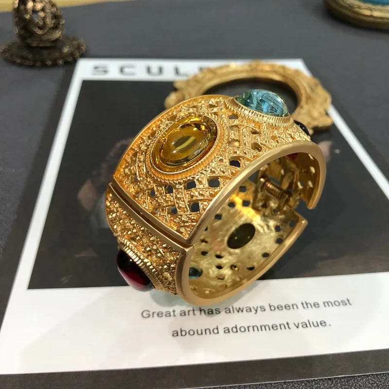 Европейский и американский ретро-дворцовый позолоченный стеклянный браслет с