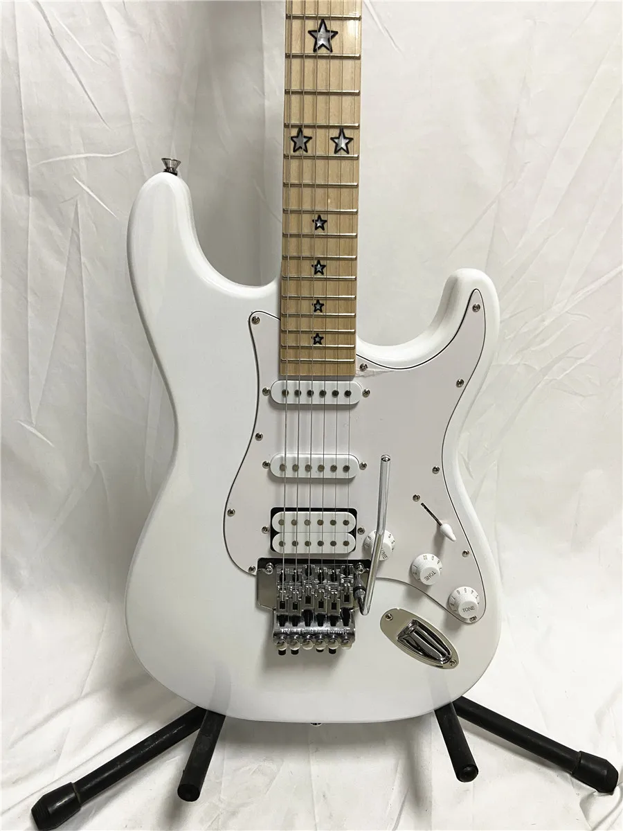 Классическая белая фотоэлектрическая гитара с пятиконечной звездой