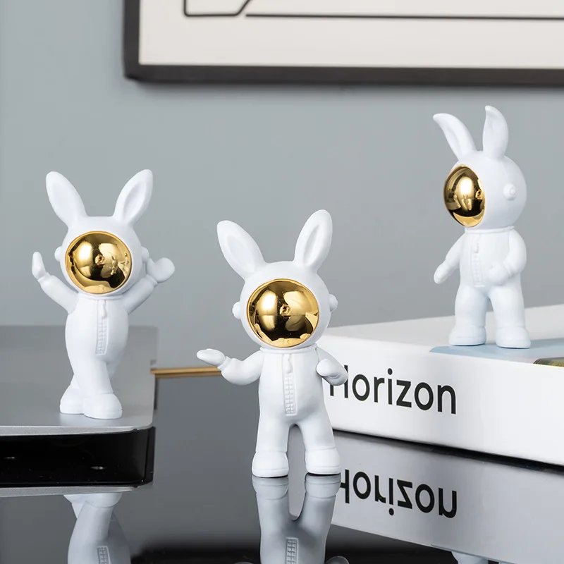 

Creative Space Mannequins Car Ornaments Figurines Living Room Decorations Resin Bedroom Accessories Arma De Bolinhas Gel