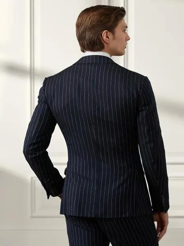 Рисунок 2 - Костюм мужской в полоску из 3 предметов