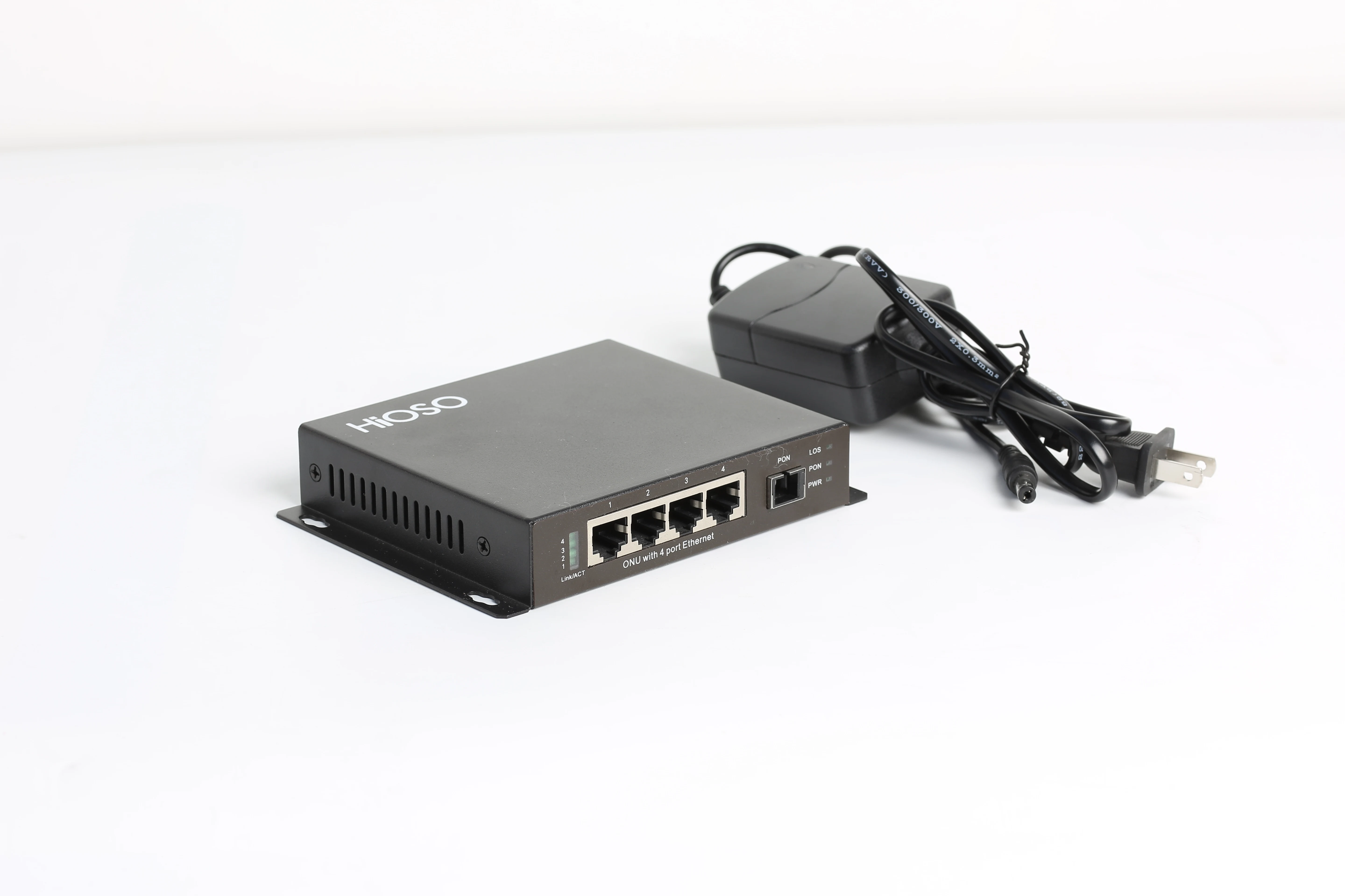 Фото HiOSO GPON ONT имеет высококачественный металлический корпус для настенного монтажа, поддерживает GPON и EPON OLT, обеспечивает 4 порта 100M RJ45 Ethernet. №2