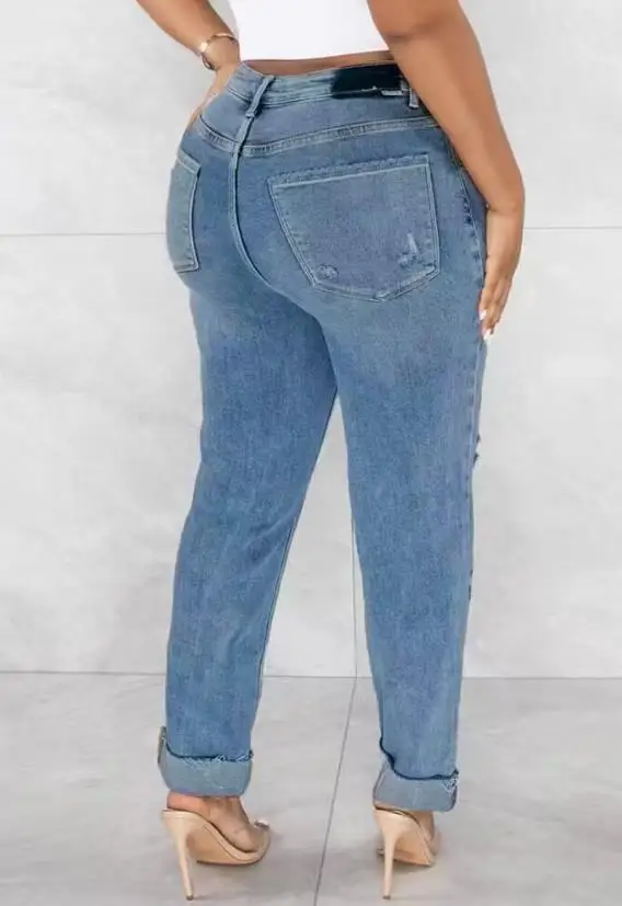 Рисунок 3 - Рваные джинсы с вырезами и высокой талией для женщин
