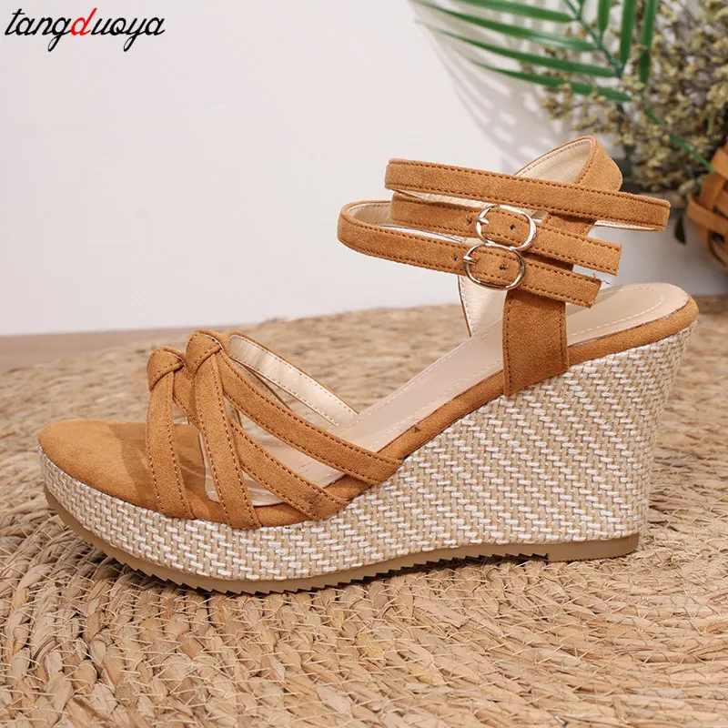 Сандалии женские джинсовые на танкетке босоножки с пряжкой щиколотке модная