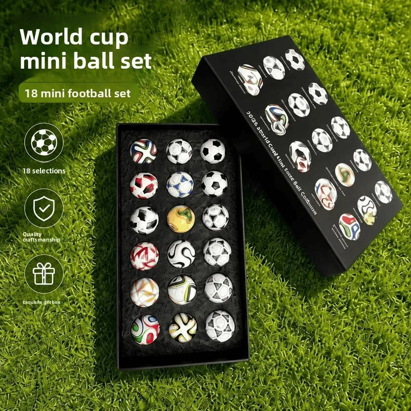 Фото Подарочный набор мини-футбольных мячей FIFA 2026: реалистичная модель футбольного мяча, сувенир, подарок для фанатов, коллекционный предмет декора для США, Канады, Мексики №2