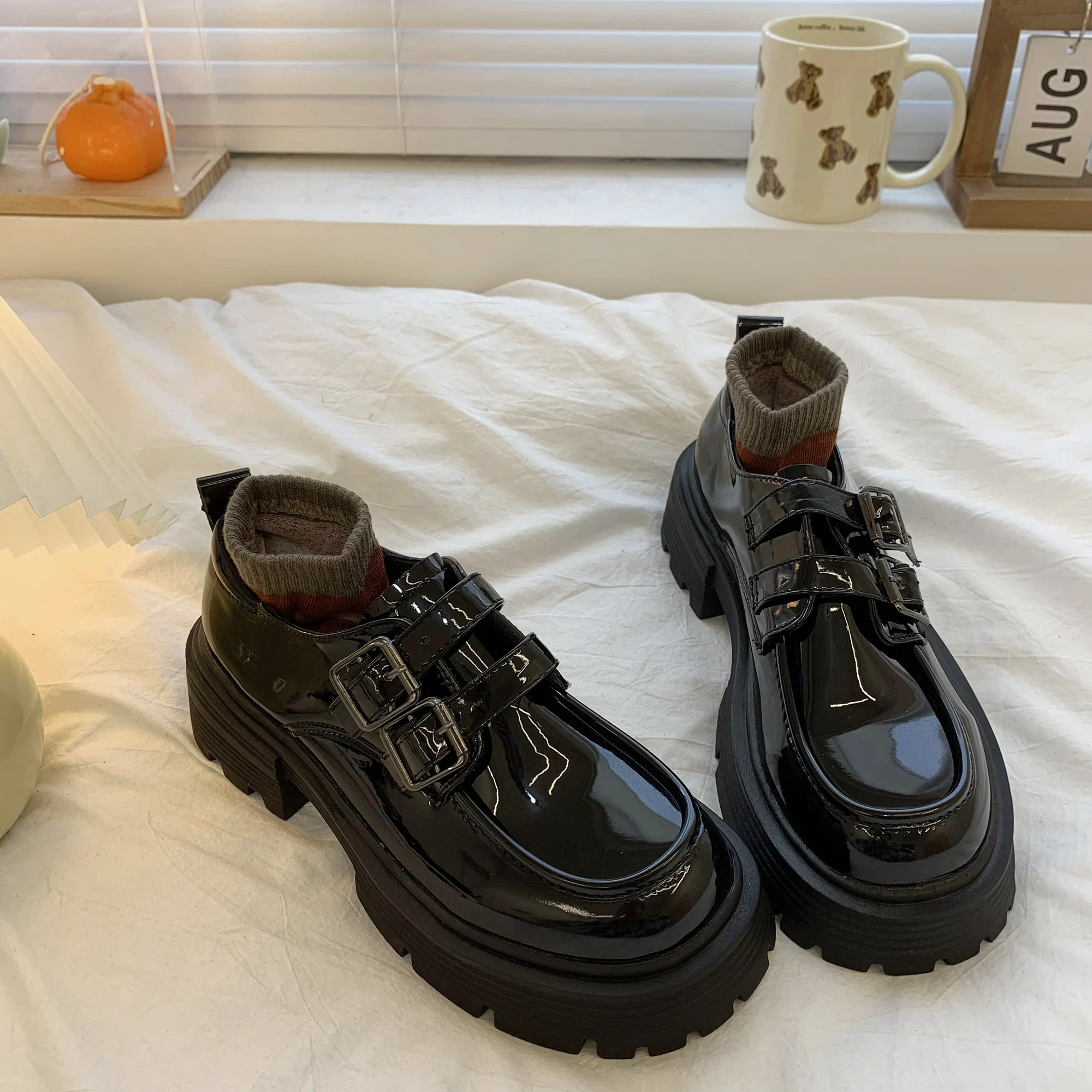 2023 Women thick bottom shoes New chunky heel women Loafers Retro Mary Jane Shoes College girls lolita sneakers JK leather shoes