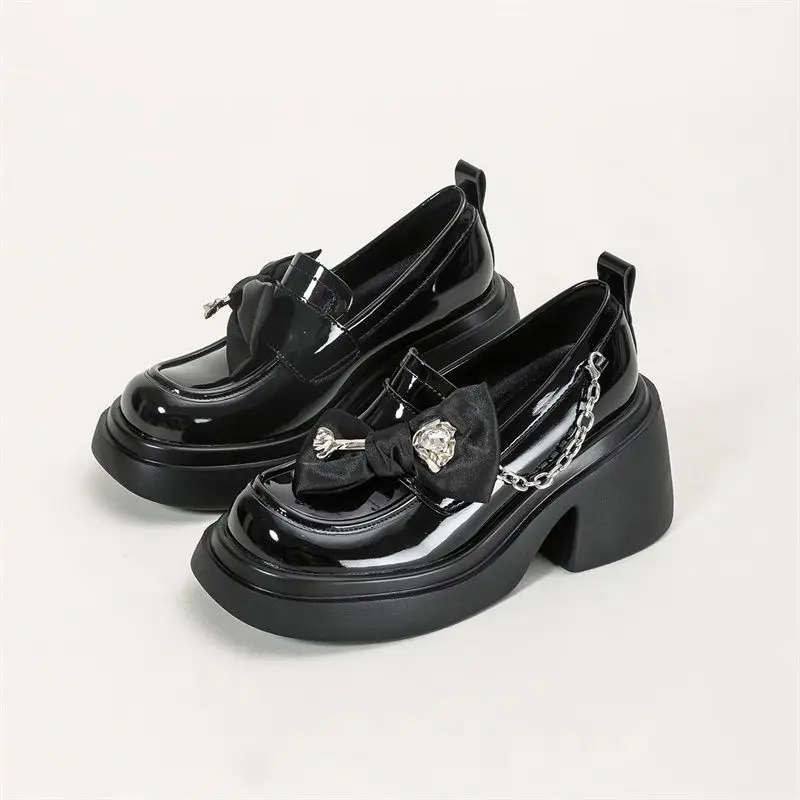 

Женские лоферы на высоком каблуке с бантом, Новинка лета 2023, повседневные туфли в британском стиле на весну и лето, Симпатичные крутые кожан...