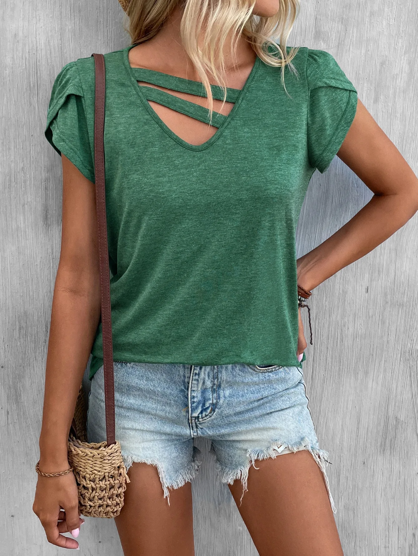

Spring and summer 2023 new womens wear, solid color v-collar petals sleeve loose t-shirt white