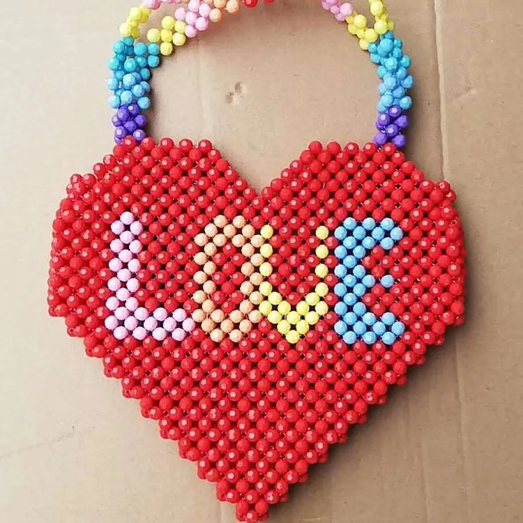 

Новинка 2022, сумка из бисера в форме сердца, сумка ручной работы из бисера, дизайн сумки Ins, крутая, милая, романтичная, регулируемые цвета