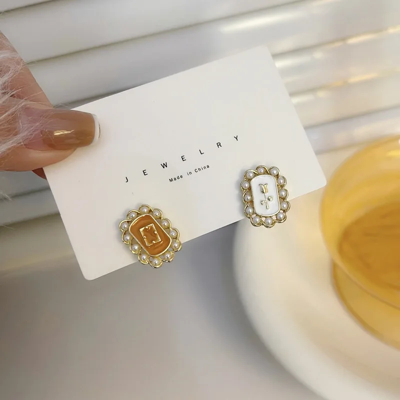 

Elegant Temperament Pearls Asymmetric Earrings for Women Simple Multi Vintage Fake Earrings Jewelry