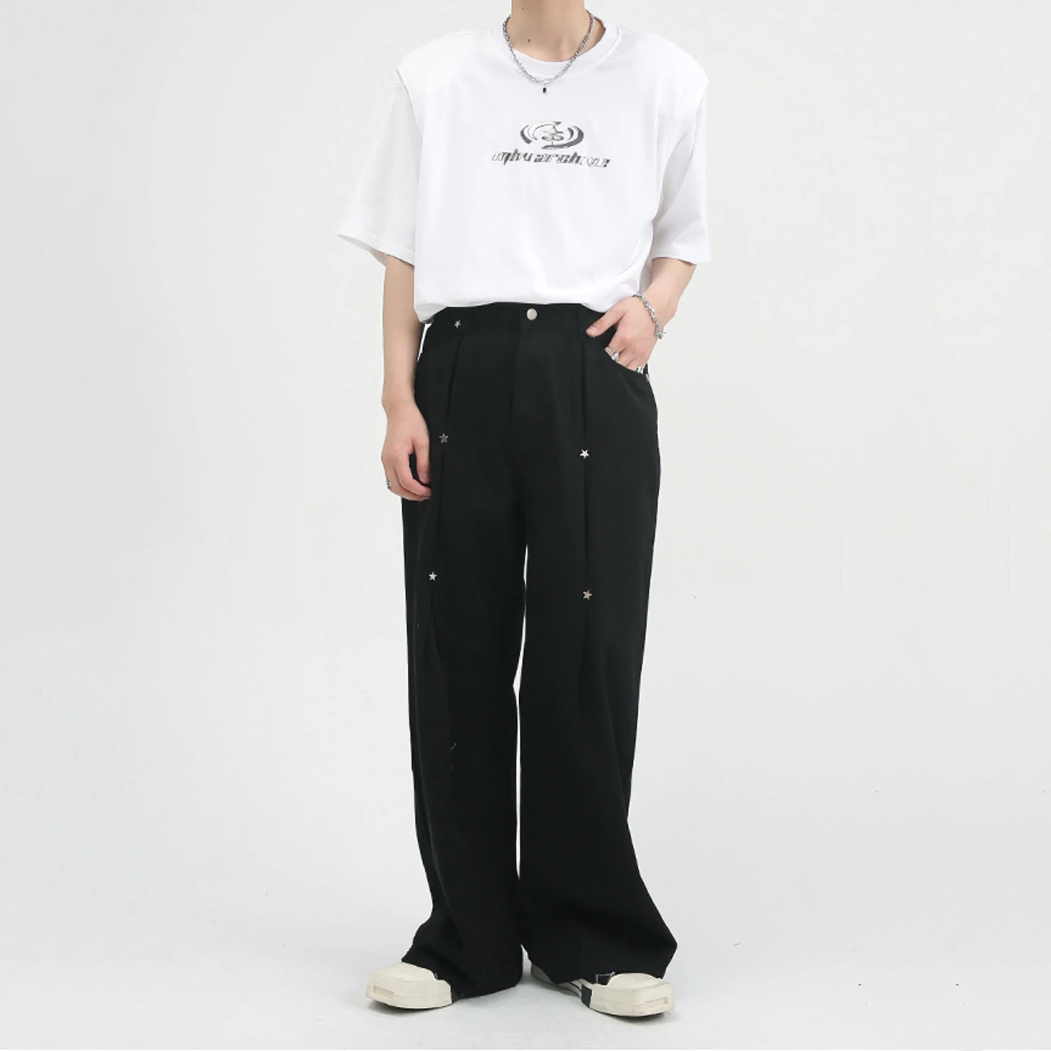 Four Seasons Men's Jeans Pentagram Decorated Jeans Ins High Street Straight Loose Men's and Women's Same Fashion Trousers JEANS