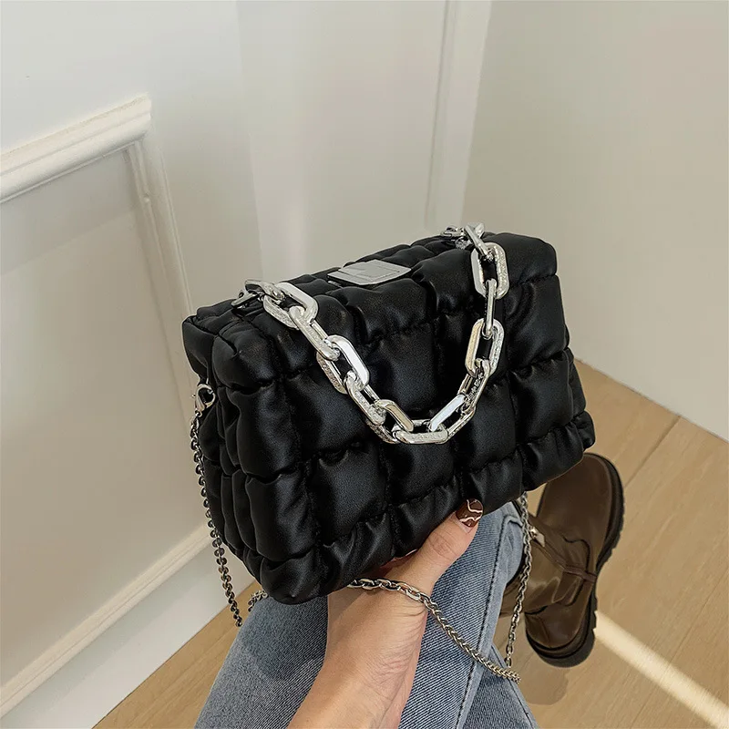 

Messenger Bag Women's Bag 2022 Spring High Quality New Trend Small Square Bag Casual Shoulder Bag Temperament Simple Chain Bag