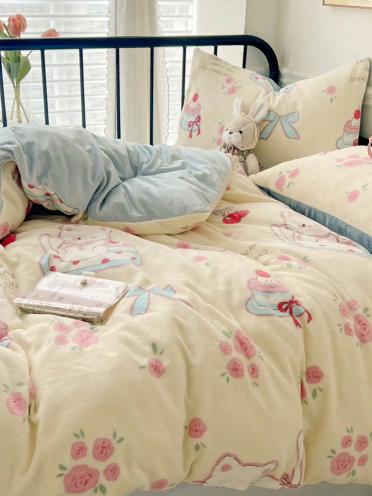 Winter Ins Kitten Milk Coral Fleece Four-Piece Set Double-sided Flannel One-Piece Quilt Cover Fleece-lined Bed Sheet 50