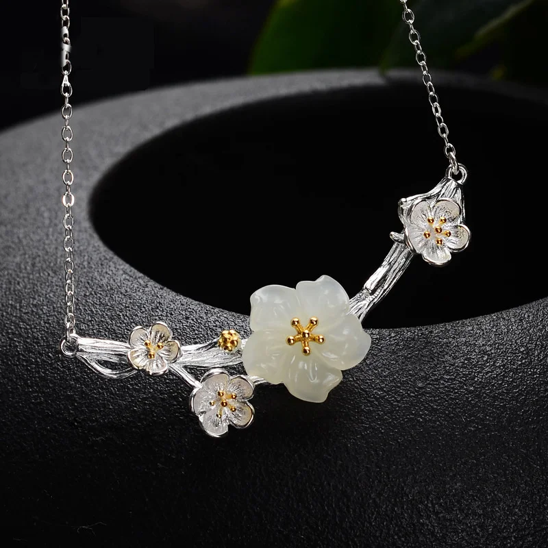 

Женский комплект из колье и серёг, из серебра 925 пробы