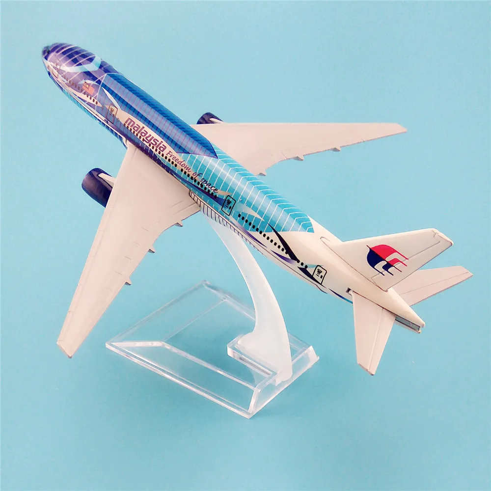 Модель воздушного самолета из металлического сплава модель Malaysia Freedom Of Space B777 Airways