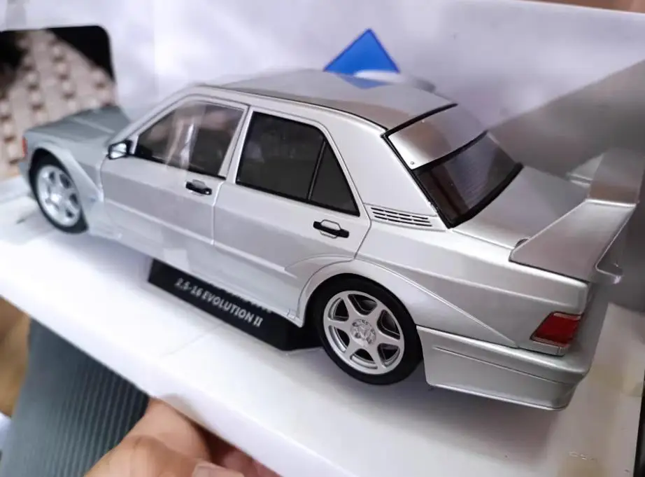 Новинка 1/18 выгодная покупка литой металлический немецкий роскошный 190E EVO II