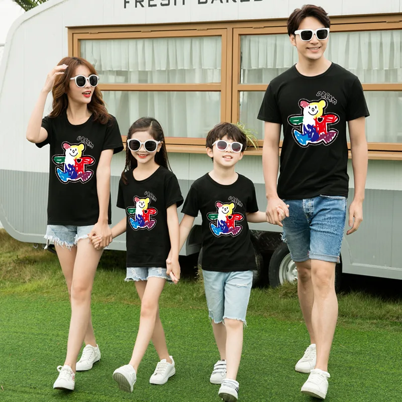 

Mother Daughter T-shirts Summer Family Matching Outfits Mom Baby Mommy and Me Tee-shirt Clothes Woman Girls Son Cotton Tops