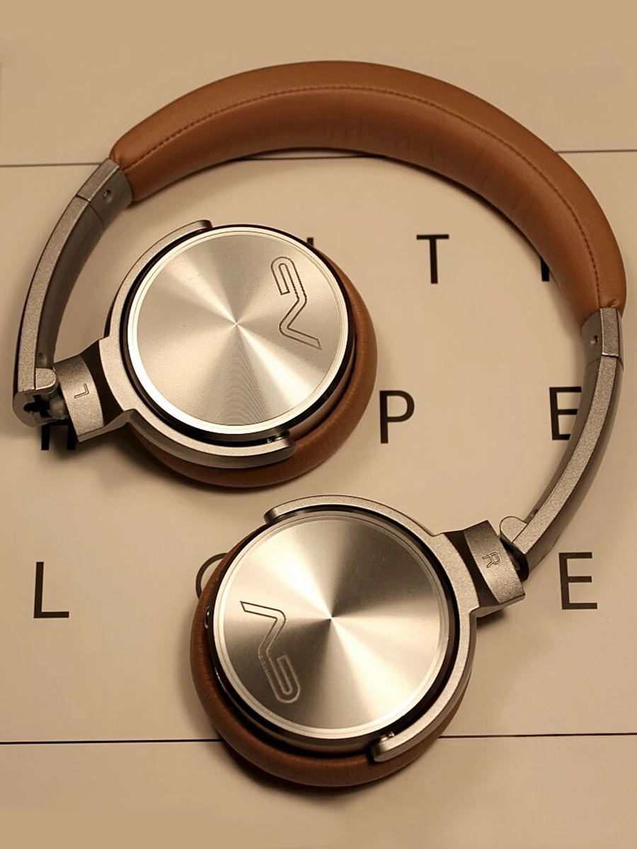 

Portable Bluetooth Headphones Wireless Subwoofer