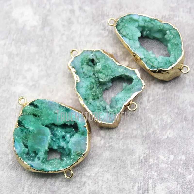 

PC21804 Raw Stone Green Agate Geode Pendant Gold Plated Free Form Agate Geode Connector Copper Jewelry Gold Agate Pendant