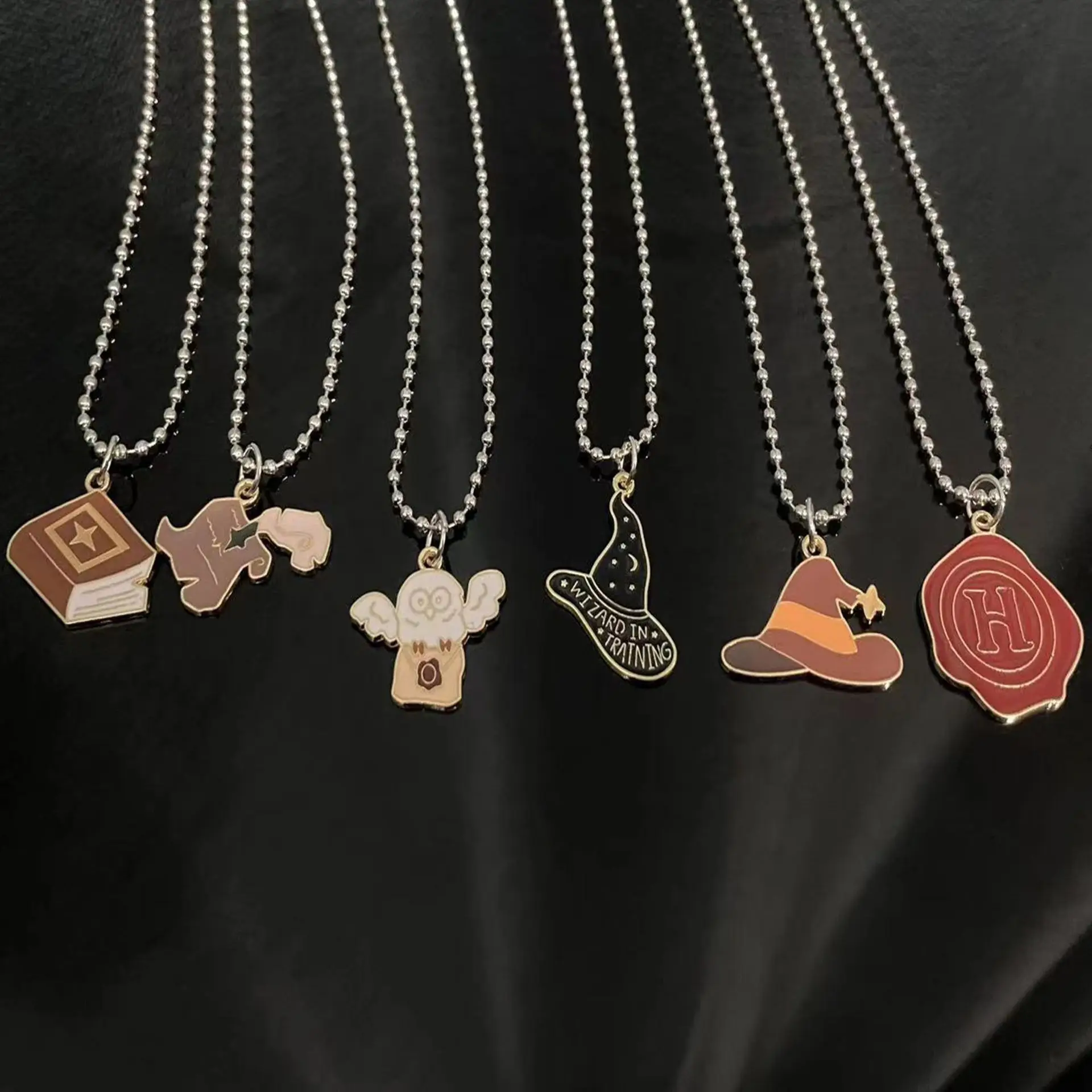 

Necklace Harries Series Magic Cap Badge Alloy Clavicle Chain Necklace Potters Film Peripheral Personality Fashion Pendant