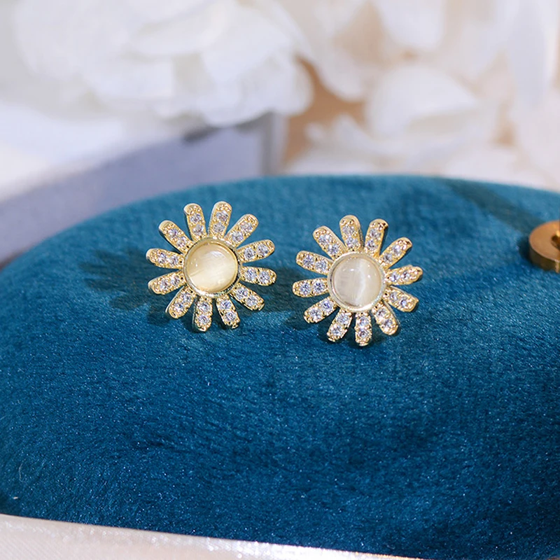 

Korean Fashion Creative Tiny Opal Sun Flower Earring for Women Pave CZ Stud Earrings Daily Cute Jewelry Brincos Bijoux