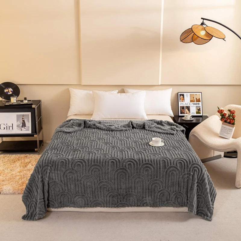 

Пушистое одеяло Tafu из полиэстера