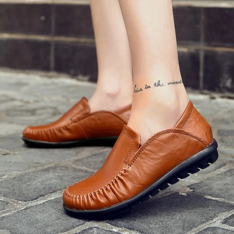 

2022 New Cowhide Leather Mom Dance Flats Woman Slip-on Wedges Sneakers Ladies Leather Shoes Female Driving Loafers