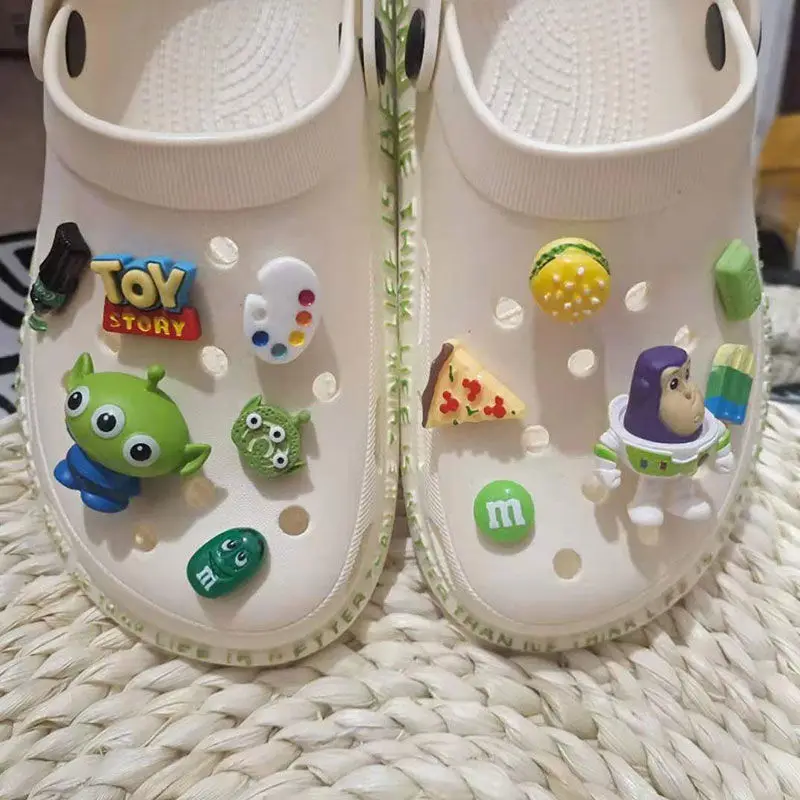 

Симпатичные кроссовки Buzz Lightyear, декоративная пряжка для обуви, модная мультяшная Kawaii аниме «сделай сам», пряжка для обуви, подарок для девуш...