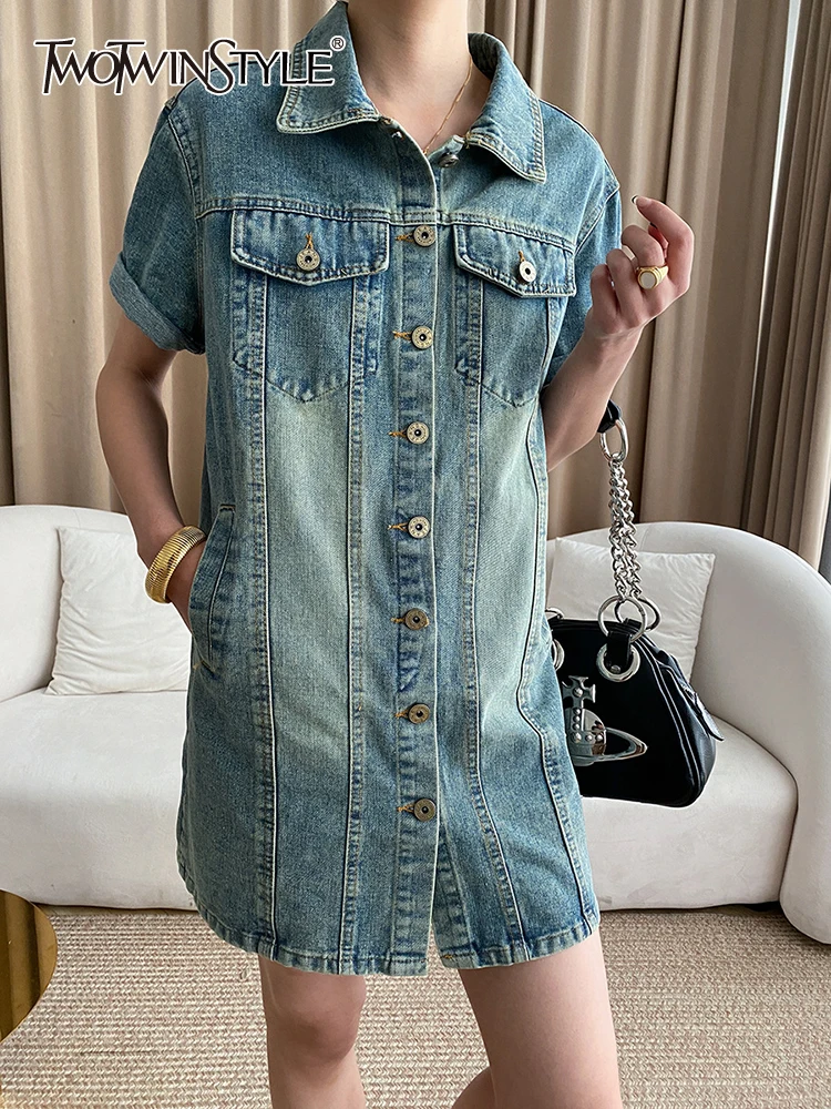 

TWOTWINSTYLE Denim Spliced Pockets Dresses For Women Lapel Short Sleeve Patchwork Button Casual Mini Dress Female Clothing 2023
