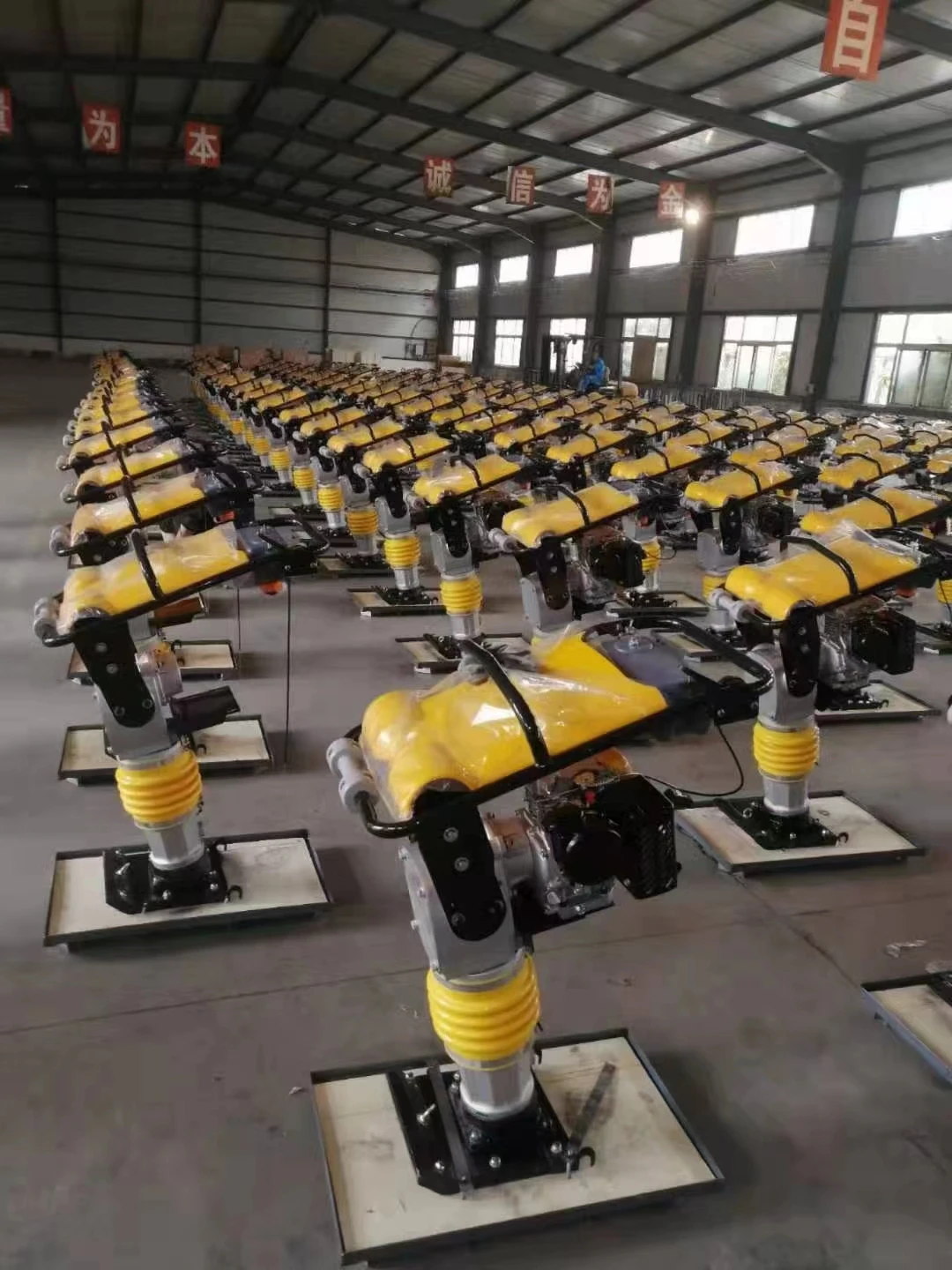 5 л.с. динамический портативный компактор заземляющий трамбомер ручной