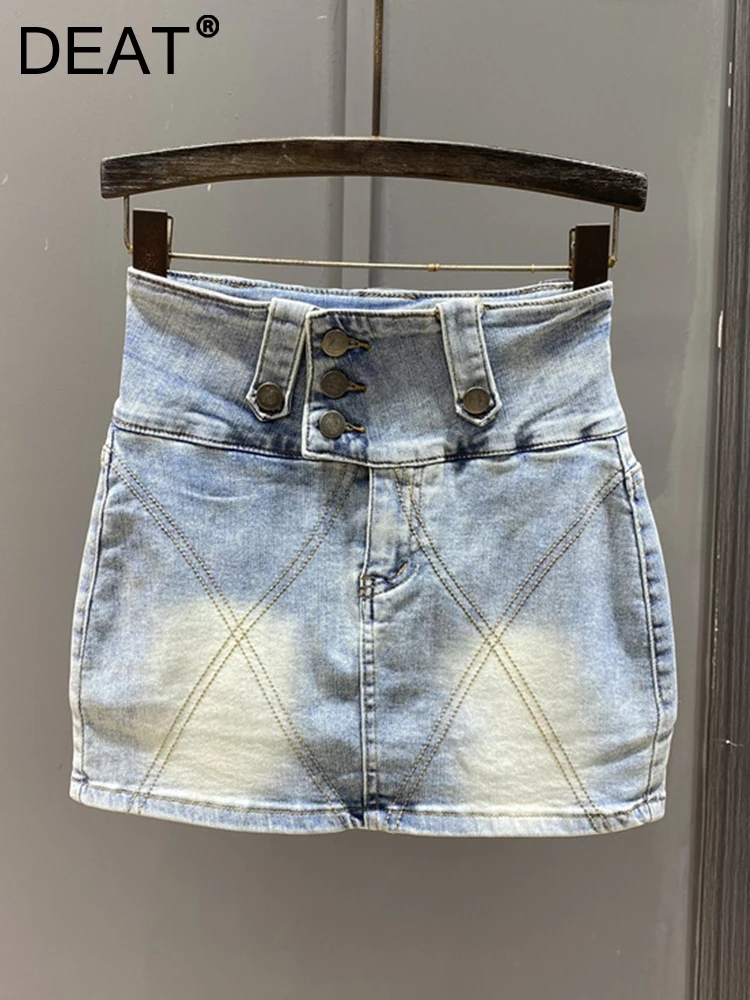 

Женская джинсовая мини-юбка на пуговицах DEAT, голубая облегающая юбка с запахом и высокой талией, с разными пуговицами, лето 2023