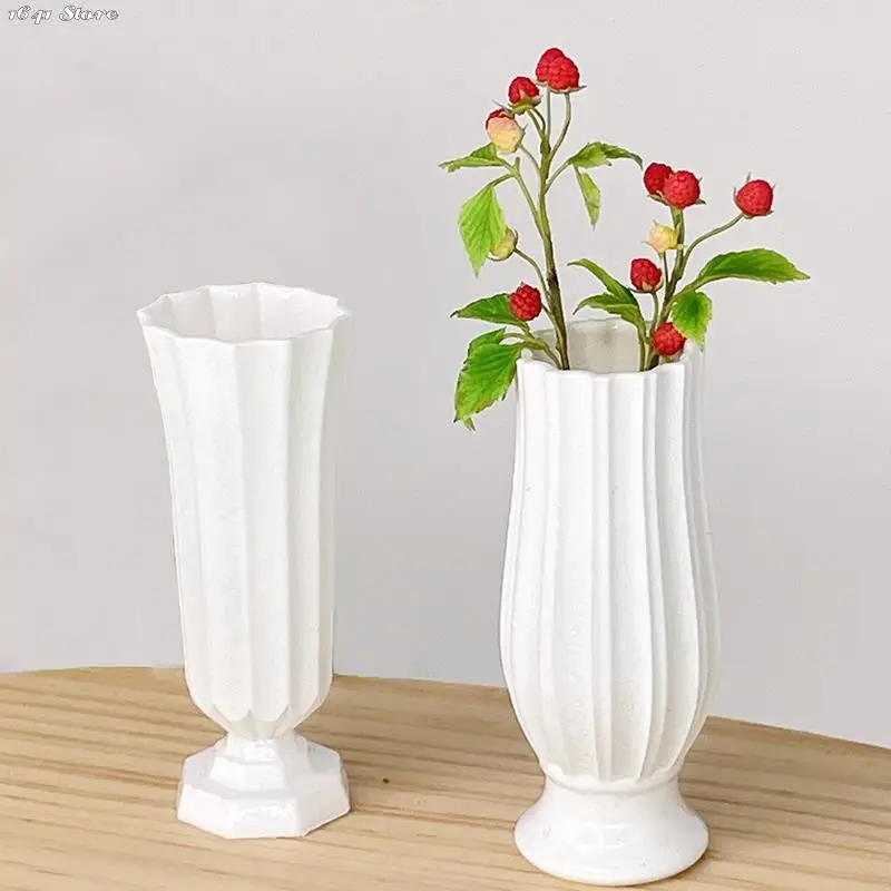 

1pc 1/6 Dollhouse Miniature Vase Dollhouse Resin Flower Bottle Doll House Home Furniture Decoration Accessories