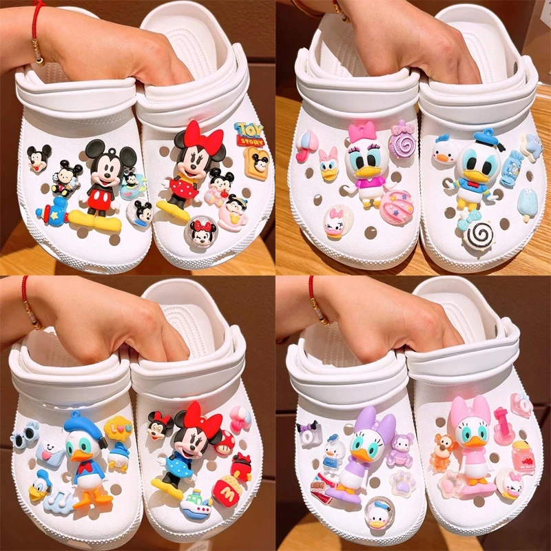 Фото 2025 MINISO Микки и Минни Дональд Дак подвески для обуви DIY аксессуары для обуви съемные зажимы для обуви для Colg Disney с мультяшной тематикой №1