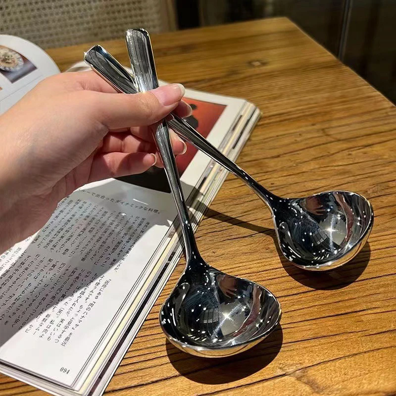

Стальная ложка для супа с длинной ручкой