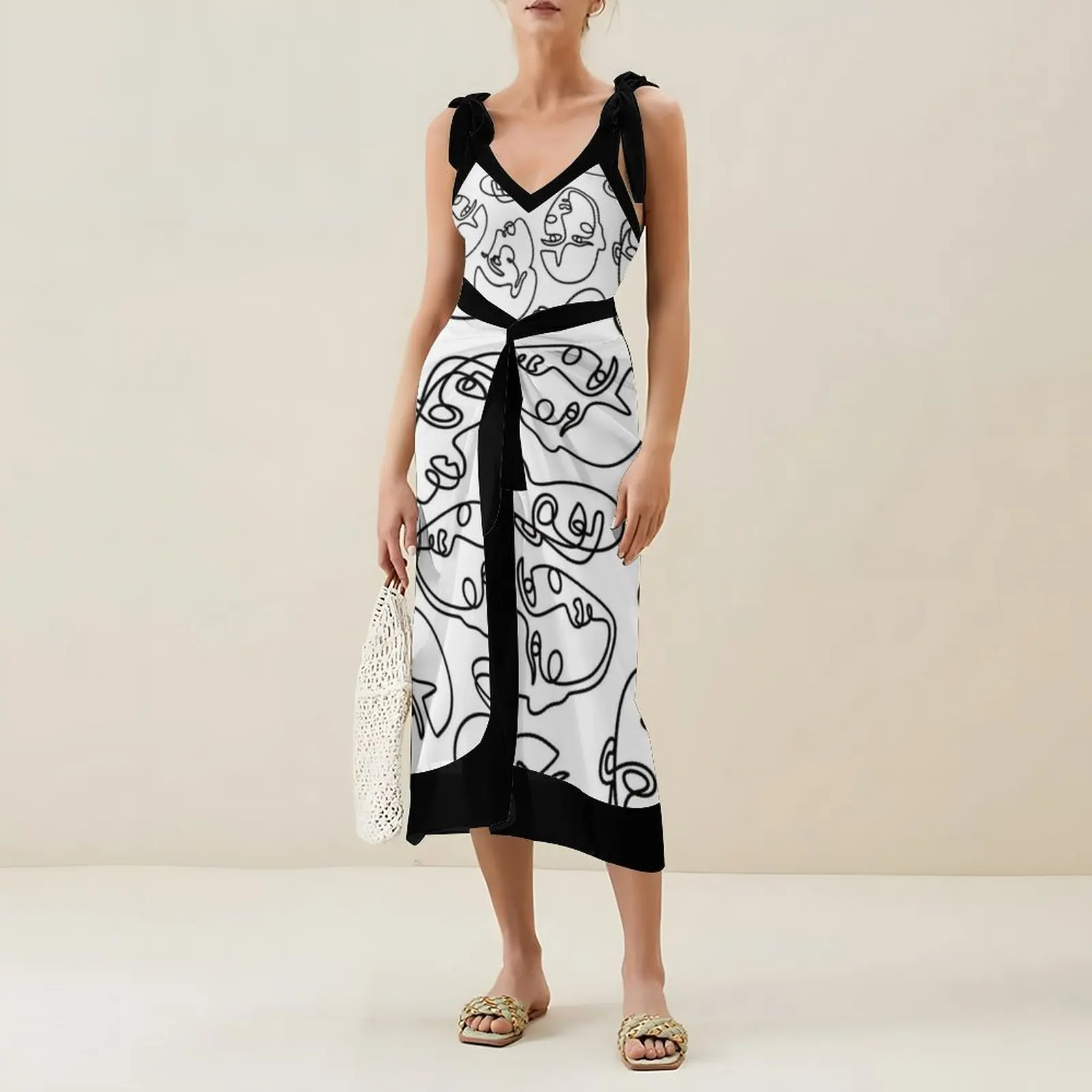 Рисунок 3 - Женская купальная одежда с рисунком лица 2023