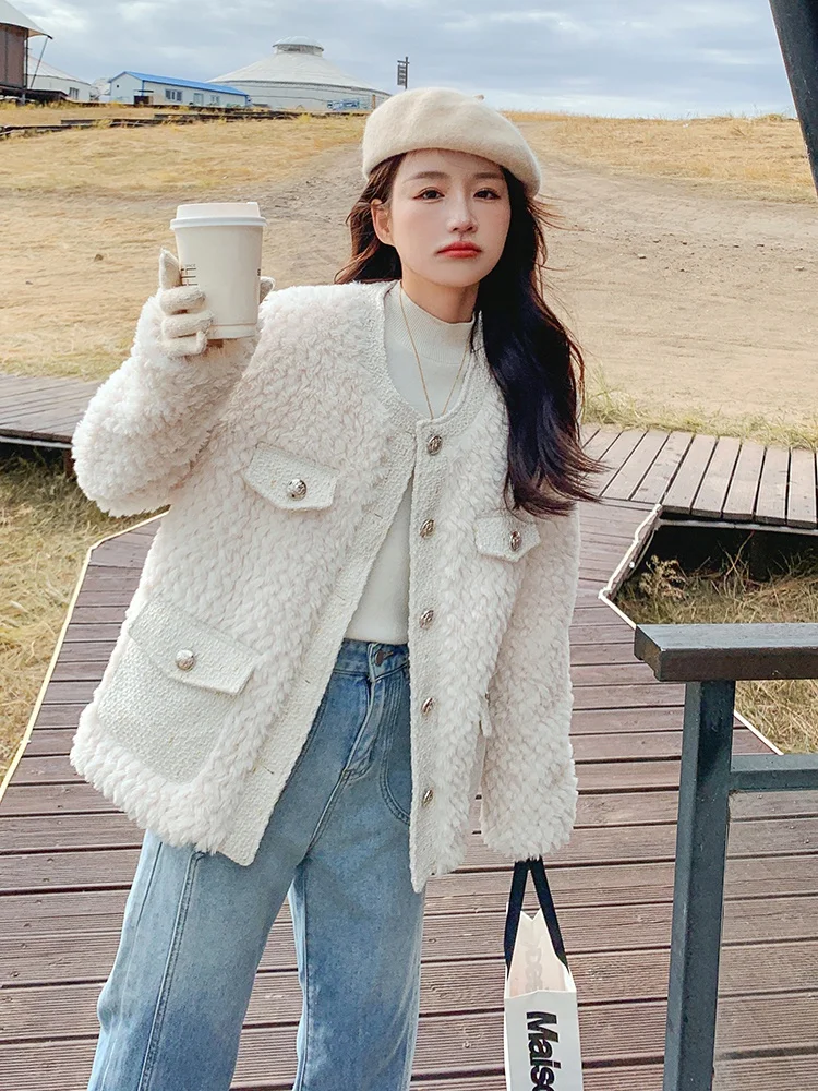 Женская верхняя одежда из овечьей шерсти небольшого дизайна новинка зимы 2024