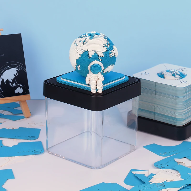 Мини-блокнот с календарём астронавта и земли 2024 цветов